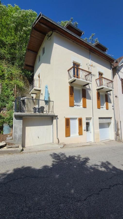 Joli Appartement Renove Avec Terrasse Brides-les-Bains Eksteriør billede